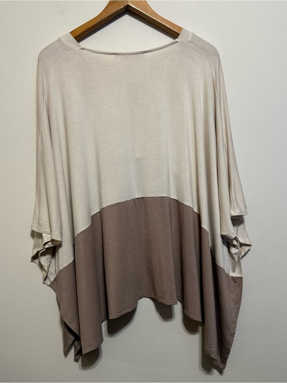 Three Bird Nest The Nest Coffee Sunsets V Neck Top Women S - Picture 3 of 5